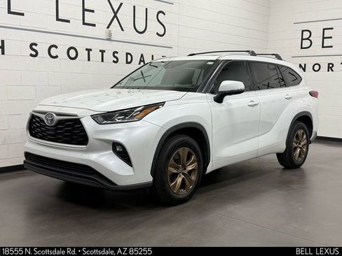 Used 2022 Toyota Highlander Bronze Edition image 9