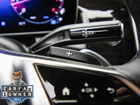 Used 2025 Mercedes-Benz GLC 300 4MATIC image 37