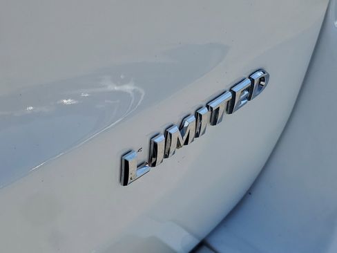 Used 2018 Jeep Grand Cherokee Limited image 7