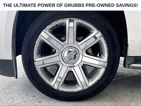 Used 2018 Cadillac Escalade Luxury AWD/4WD image 12