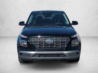 Used 2021 Hyundai Venue SE video 2