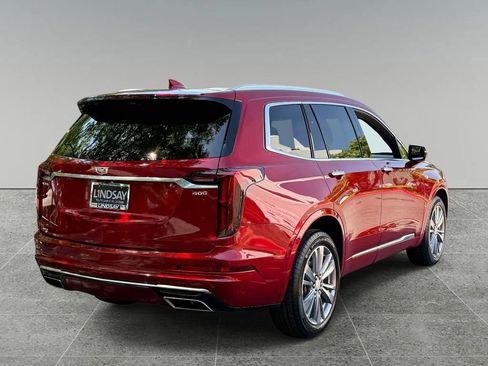 Used 2023 Cadillac XT6 Premium Luxury w/ Technology Package AWD/4WD image 10