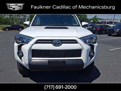 Used 2021 Toyota 4Runner TRD Off-Road Premium w/ Moonroof Package AWD/4WD image 2