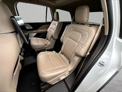 Used 2020 Lincoln Aviator Reserve w/ Equipment Group 202A AWD/4WD image 21