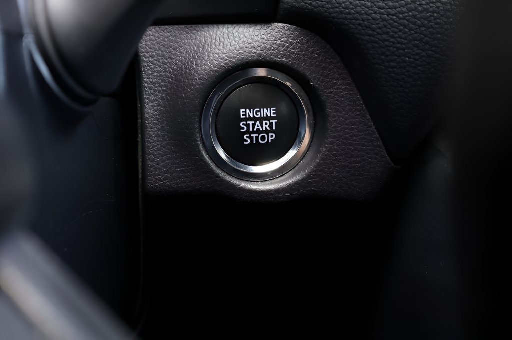 Certified 2025 Toyota RAV4 XLE AWD/4WD image 30