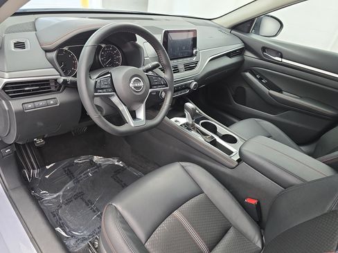 Certified 2025 Nissan Altima 2.5 SR FWD image 15