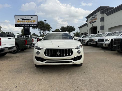 Used 2022 Maserati Levante GT AWD/4WD image 42