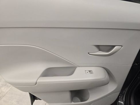 Used 2025 Hyundai Kona SEL AWD/4WD image 17