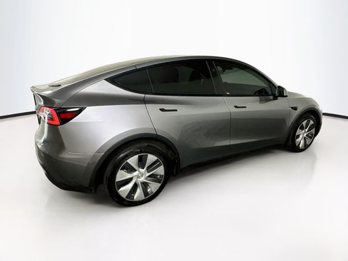 Used 2024 Tesla Model Y Long Range AWD/4WD image 10