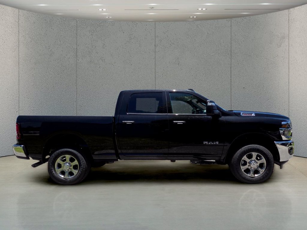 New 2026 RAM 2500 Big Horn AWD/4WD image 2
