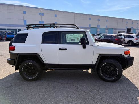Used 2008 Toyota FJ Cruiser 4WD image 10