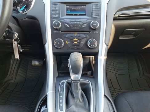 Used 2014 Ford Fusion SE w/ Equipment Group 201A image 16