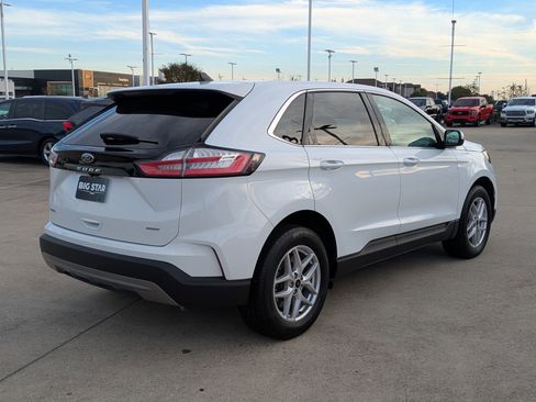Used 2024 Ford Edge SEL image 3