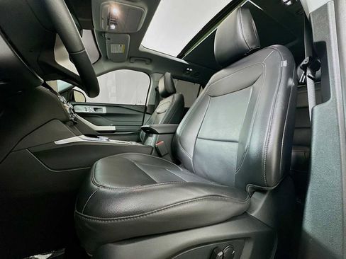 Used 2023 Ford Explorer Limited w/ Equipment Group 301A image 19
