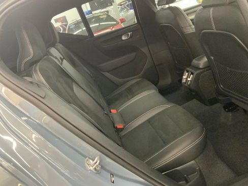 Used 2020 Volvo XC40 T5 R-Design image 13
