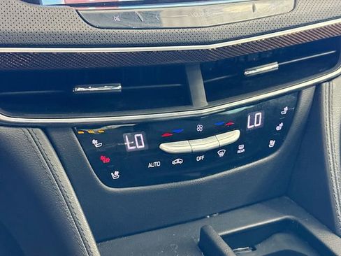 Used 2017 Cadillac CT6 Luxury AWD/4WD image 17