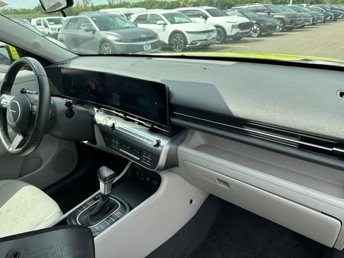 Used 2024 Hyundai Kona SEL AWD/4WD image 9