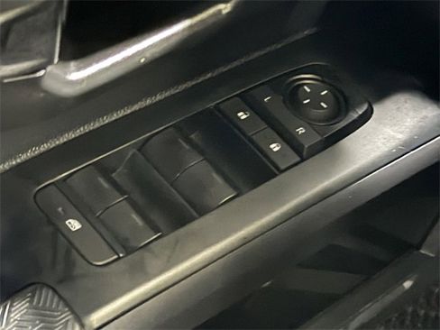 Used 2024 Toyota Tacoma SR image 34