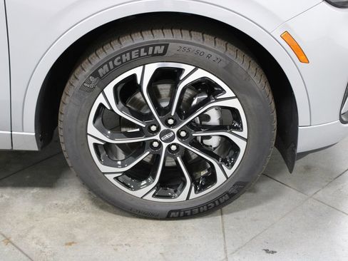 New 2026 Lincoln Nautilus Reserve image 12