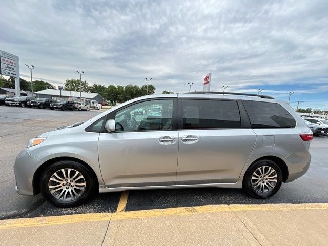Used 2020 Toyota Sienna XLE FWD image 6