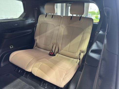 Used 2023 Jeep Grand Cherokee L Limited w/ Luxury Tech Group II AWD/4WD image 13