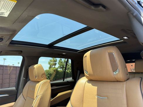 Used 2025 Cadillac Escalade Premium Luxury RWD image 41