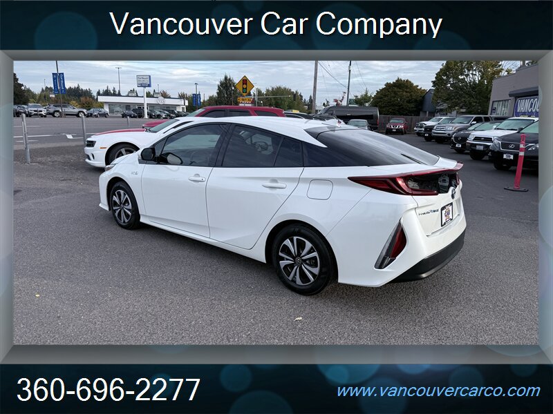 Used 2018 Toyota Prius Prime Plus FWD image 5