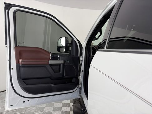 Certified 2022 Ford F350 Platinum image 10