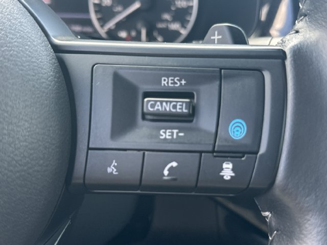 Used 2025 Nissan Pathfinder SV FWD image 21