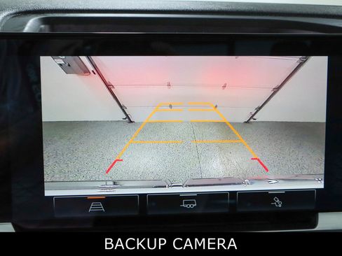 Used 2023 GMC Sierra 1500 Elevation w/ Preferred Package image 19