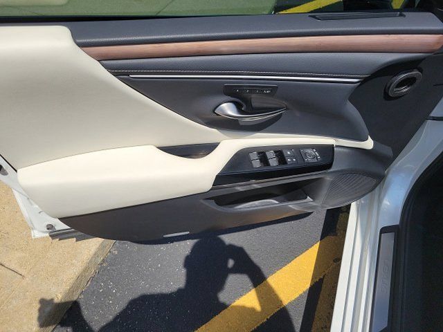 Used 2023 Lexus ES 250 w/ Premium Package AWD/4WD image 25
