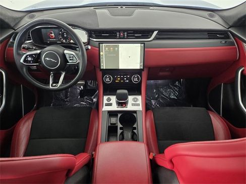 Used 2023 Jaguar F-PACE SVR image 4