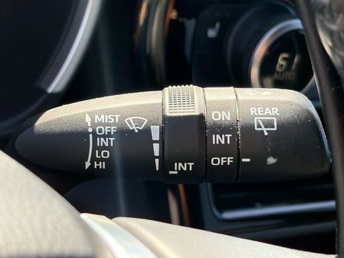 Used 2021 Toyota Highlander XSE FWD image 8