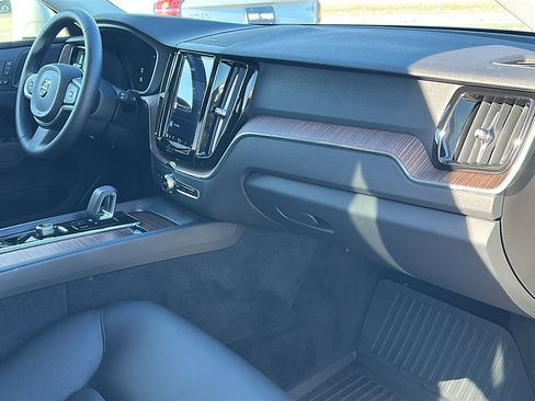 Used 2022 Volvo XC60 T8 Inscription Expression w/ Advanced Package image 22