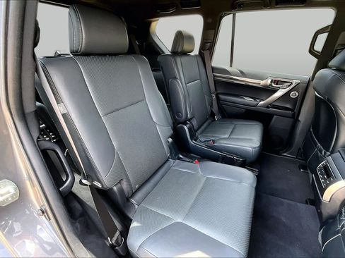 Used 2022 Lexus GX 460 Luxury w/ Sport Design Package AWD/4WD image 20