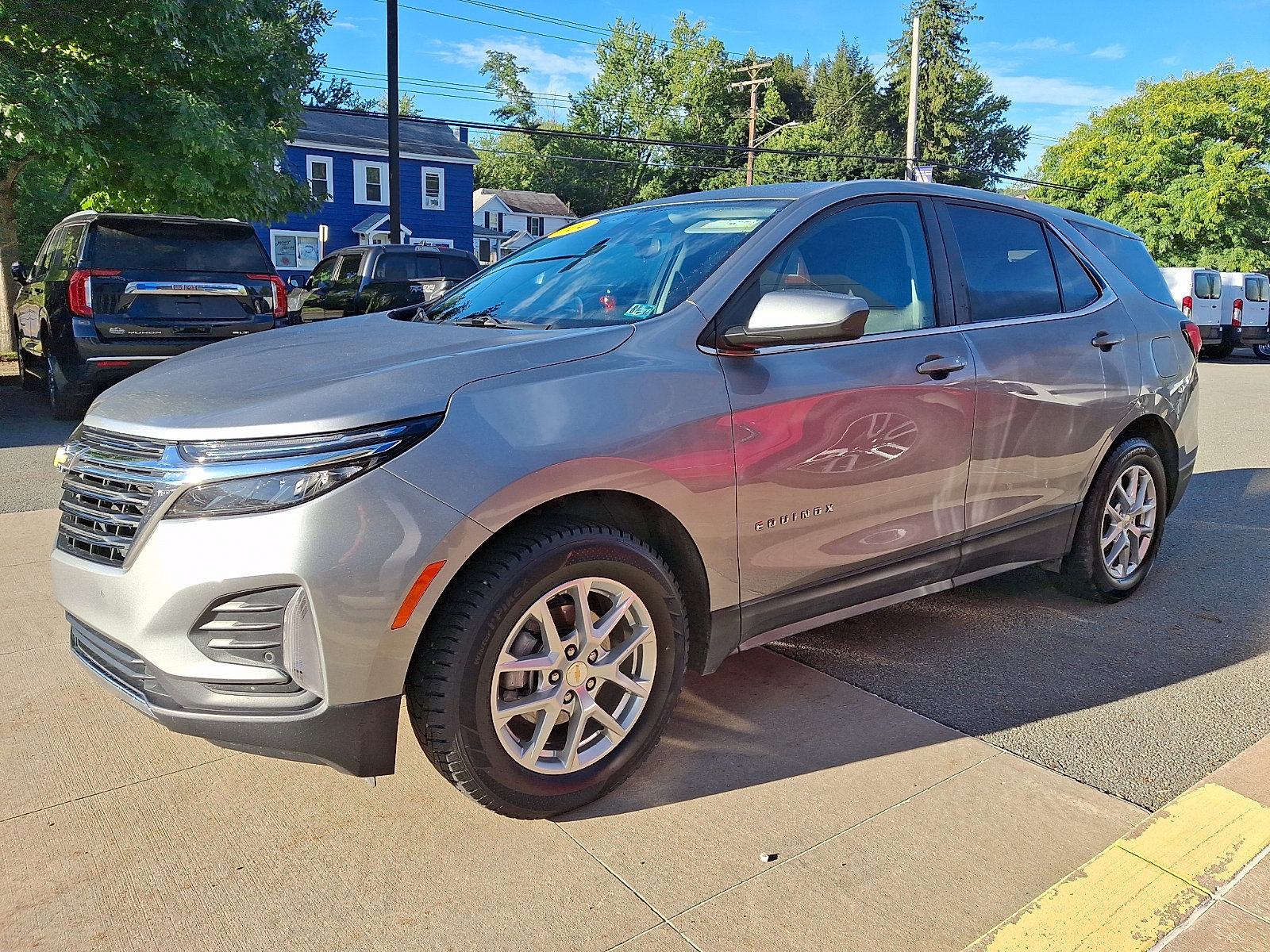 Used 2024 Chevrolet Equinox LT AWD/4WD image 3