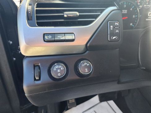 Used 2020 Chevrolet Suburban Premier image 19