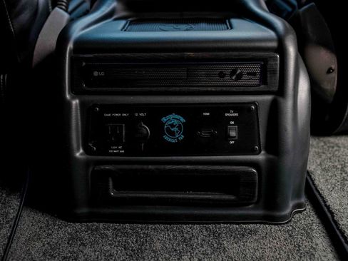 Used 2023 Chevrolet Express 2500 image 72