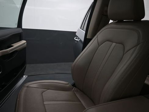 Used 2023 Ford Expedition Limited RWD image 28