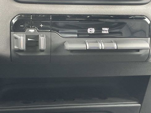 Used 2024 RAM 2500 Big Horn image 27