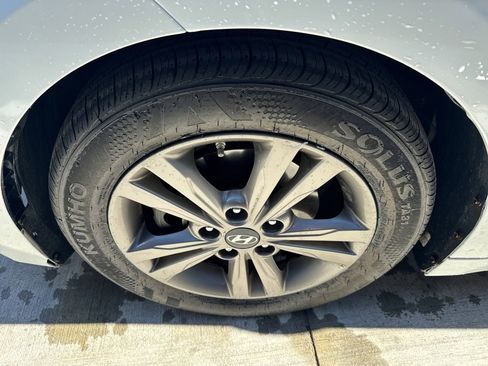 Used 2018 Hyundai Elantra SEL image 17