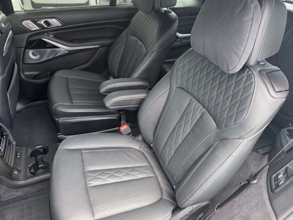 Certified 2025 BMW ALPINA XB7 AWD/4WD image 13