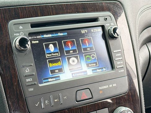 Used 2017 Chevrolet Traverse LT image 10