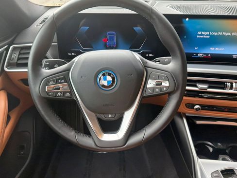 Used 2023 BMW i4 eDrive35 RWD image 18