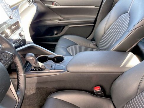 Used 2024 Toyota Camry SE image 20
