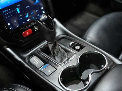 Used 2015 Maserati GranTurismo Sport image 45