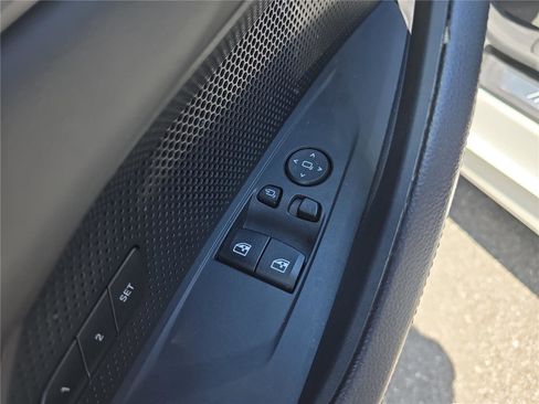 Used 2021 BMW 430i Coupe w/ M Sport Package RWD image 14