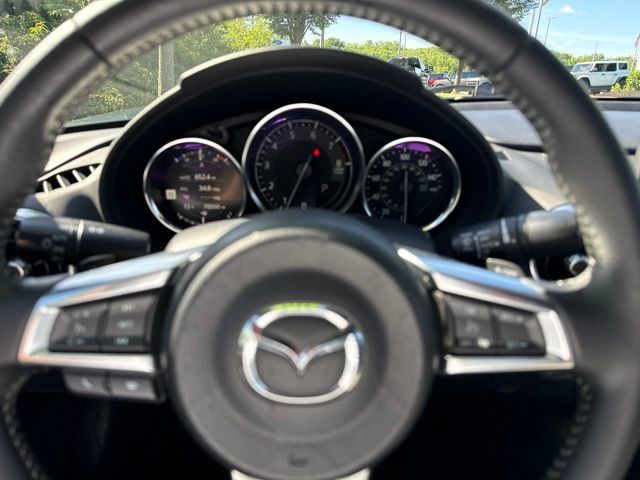 Used 2020 MAZDA MX-5 Miata RF Grand Touring RWD image 16