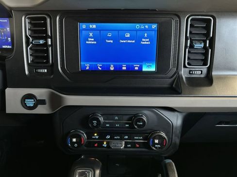 Certified 2023 Ford Bronco Wildtrak image 8