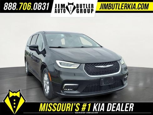 Used 2023 Chrysler Pacifica Touring-L FWD image 27
